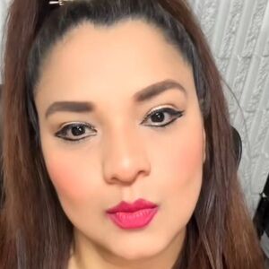 Meet your Posher, Gloria